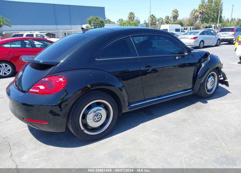 2015 VOLKSWAGEN BEETLE 1.8T CLASSIC VIN: 3VWF17AT0FM612016