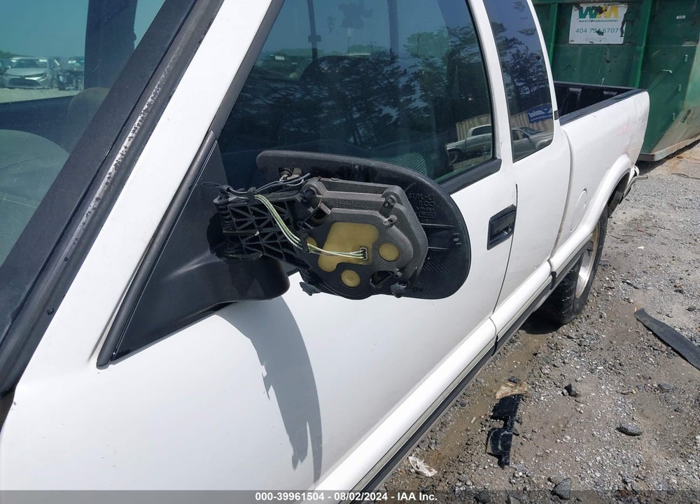 1995 CHEVROLET S TRUCK S10 VIN: 1GCCS1947S8243456