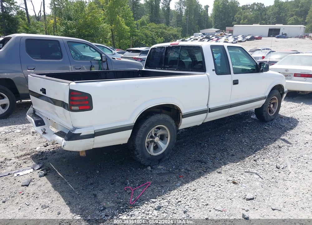 1995 CHEVROLET S TRUCK S10 VIN: 1GCCS1947S8243456