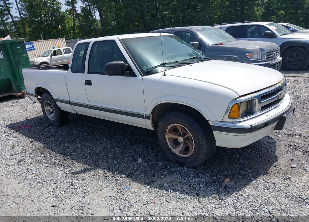 1995 CHEVROLET S TRUCK S10 VIN: 1GCCS1947S8243456