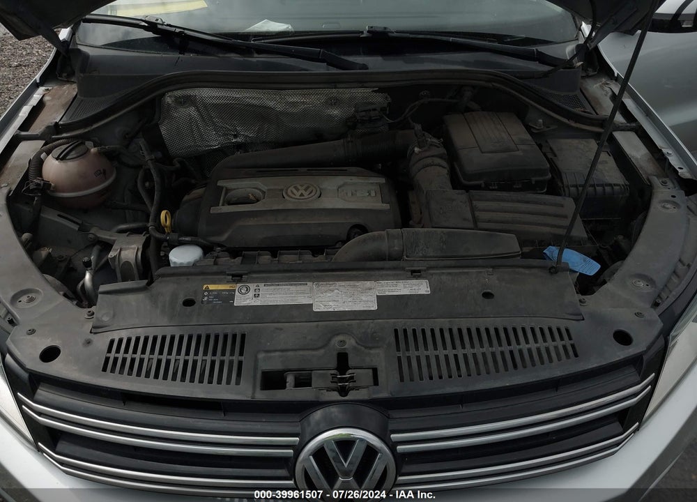 2016 VOLKSWAGEN TIGUAN S VIN: WVGAV7AX4GW589986