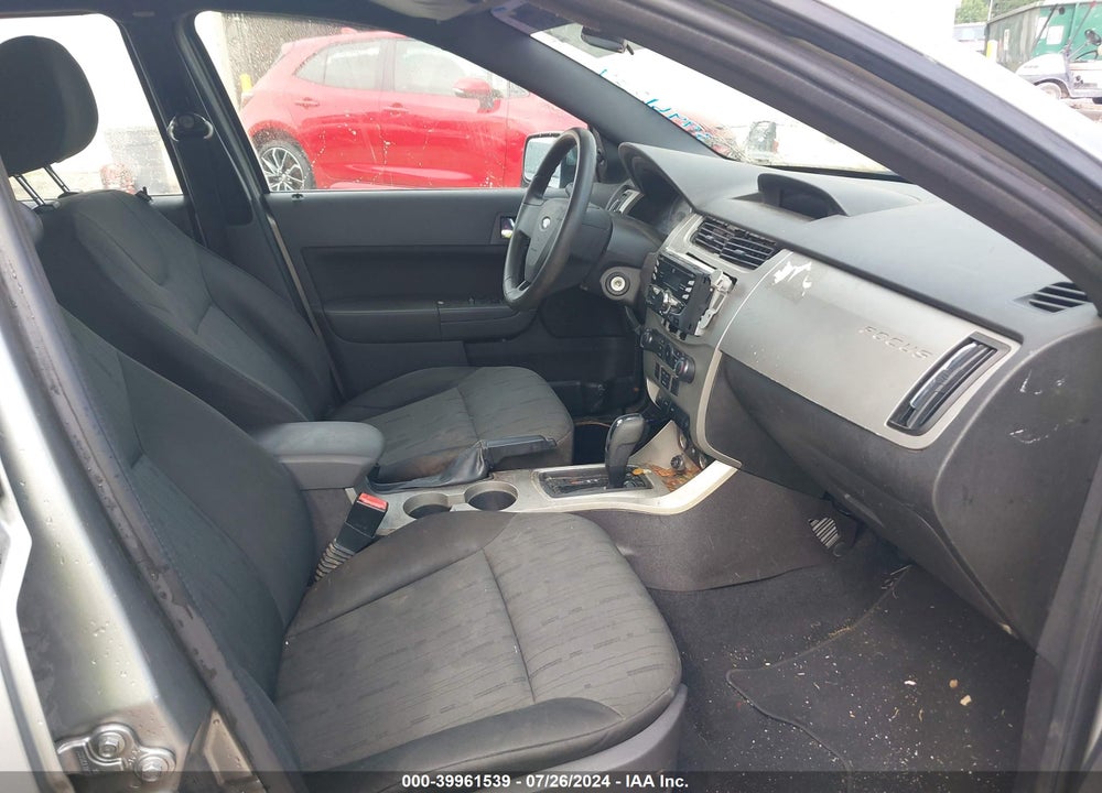 2008 FORD FOCUS SE/SES VIN: 1FAHP35N18W113796