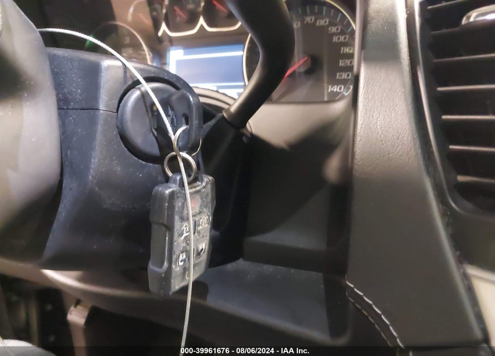 2018 CHEVROLET SUBURBAN LT VIN: 1GNSKHKC0JR392104