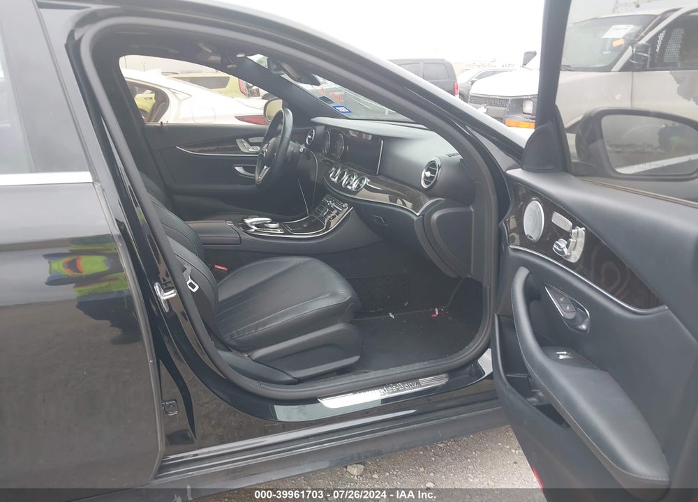 2019 MERCEDES-BENZ E 300 VIN: WDDZF4JB9KA524280