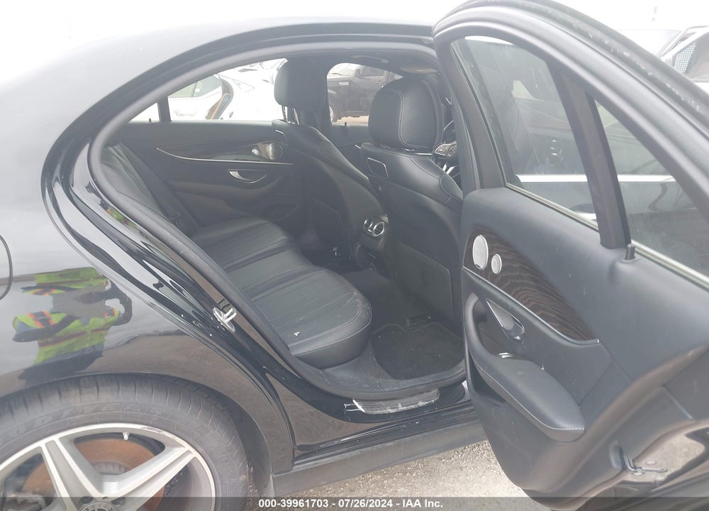 2019 MERCEDES-BENZ E 300 VIN: WDDZF4JB9KA524280