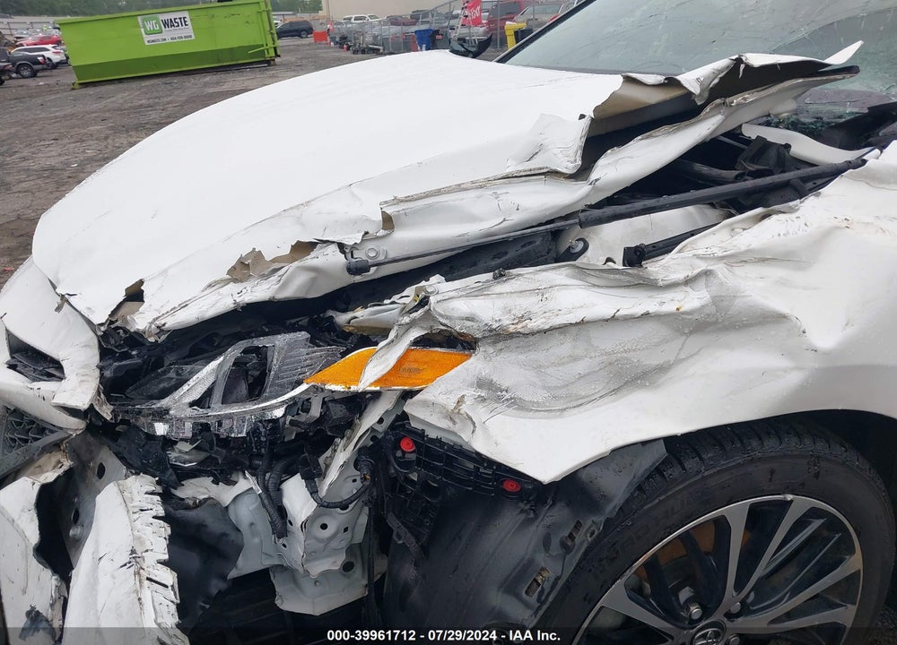 2018 TOYOTA CAMRY SE VIN: 4T1B11HK2JU073622