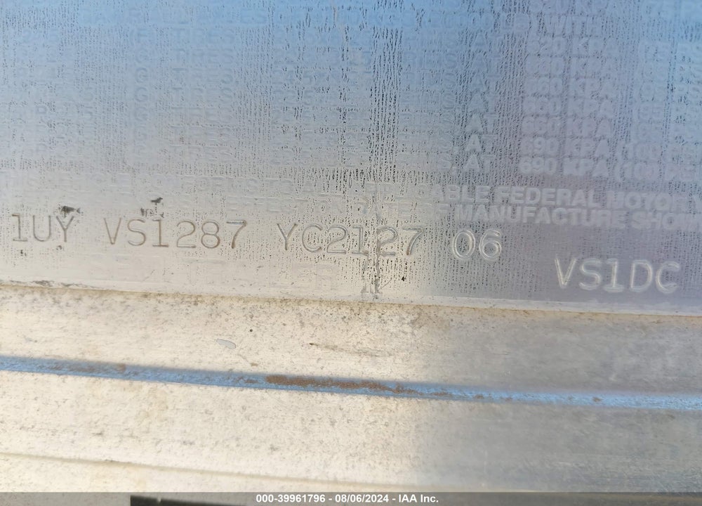 2000 UTILITY TRAILER MFG --- VIN: 1UYVS1287YC212706