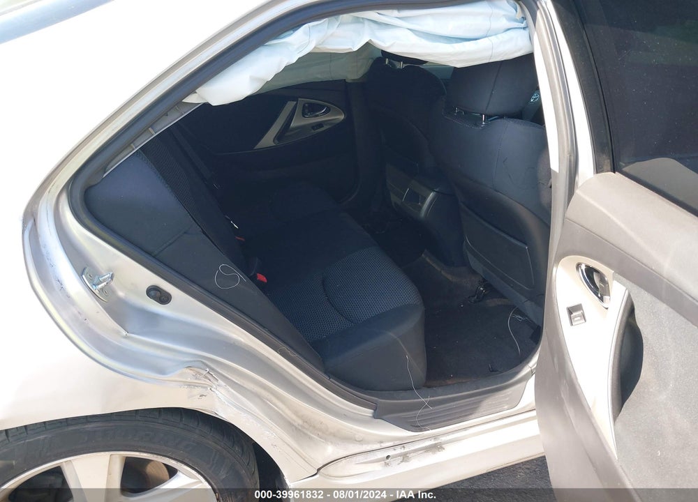 2011 TOYOTA CAMRY SE VIN: 4T1BF3EK3BU218430