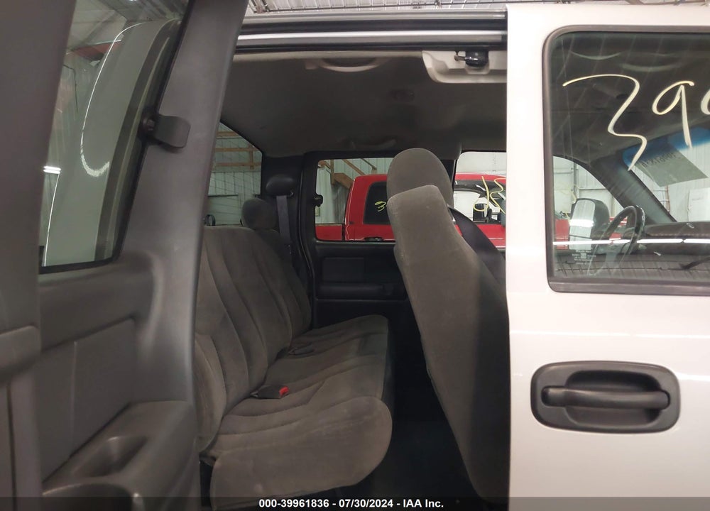 2004 CHEVROLET SILVERADO 2500HD LS VIN: 1GCHK29U44E251059
