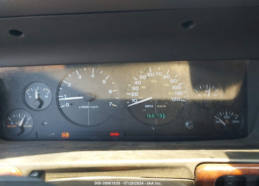 1998 JEEP GRAND CHEROKEE LIMITED VIN: 1J4GZ78Y1WC352724
