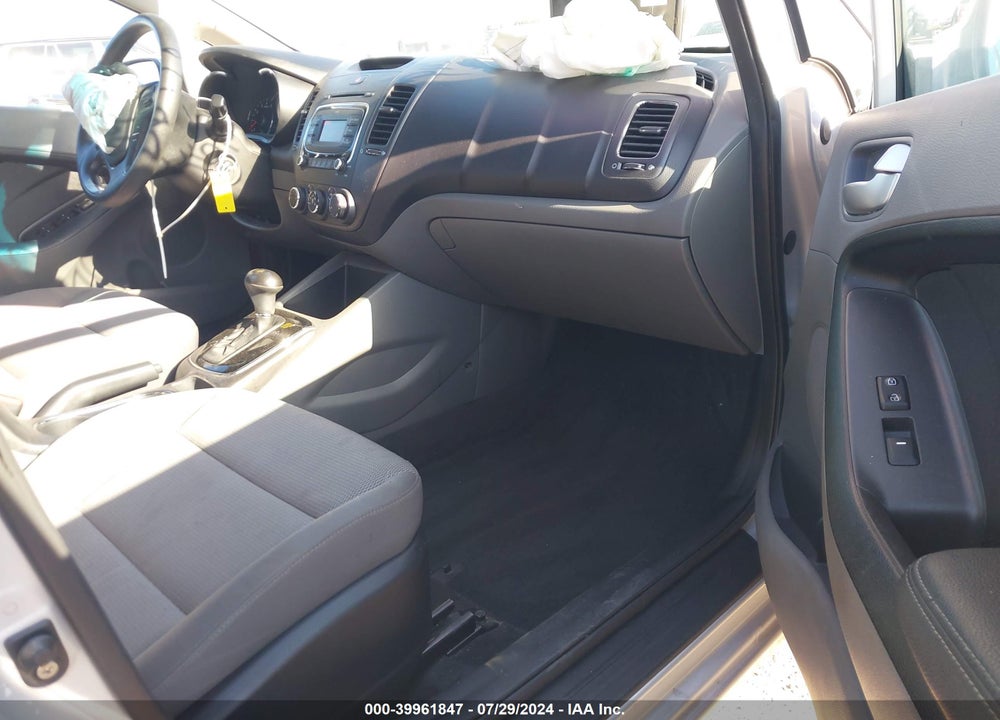 2017 KIA FORTE LX VIN: 3KPFK4A74HE075200