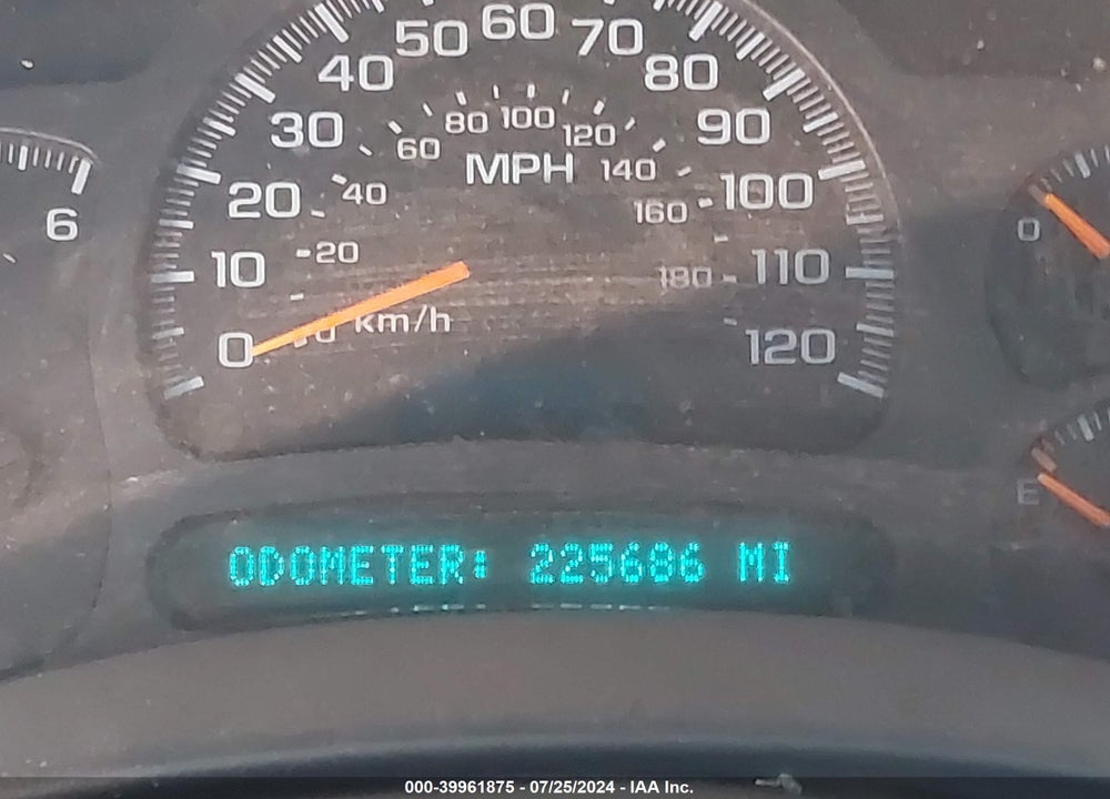 2004 CHEVROLET TAHOE LT VIN: 1GNEK13T64J238065