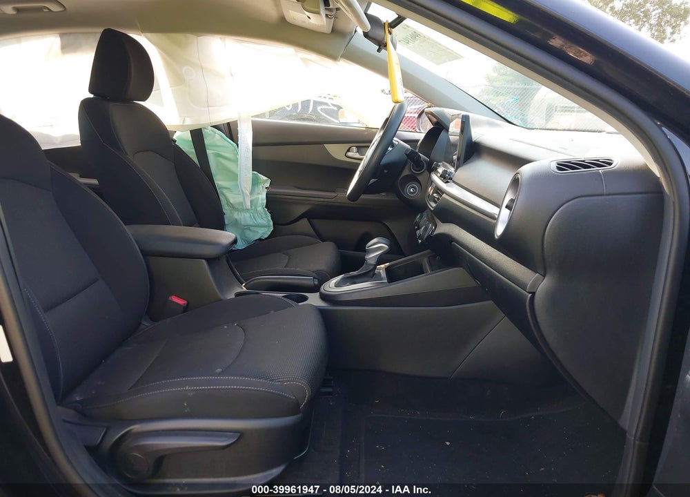 2019 KIA FORTE LXS VIN: 3KPF24AD6KE056029