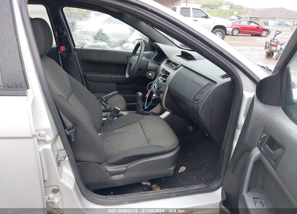 2010 FORD FOCUS SE VIN: 1FAHP3FN4AW197567