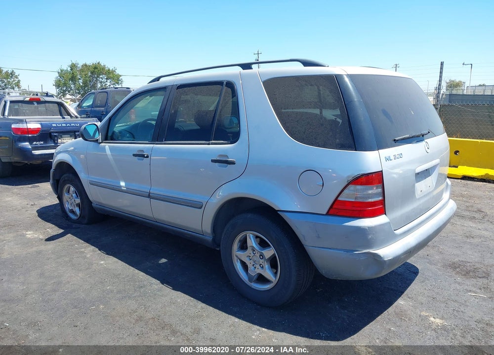 1999 MERCEDES-BENZ ML 320 VIN: 4JGAB54E8XA126351