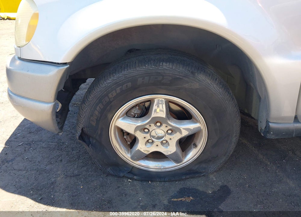 1999 MERCEDES-BENZ ML 320 VIN: 4JGAB54E8XA126351