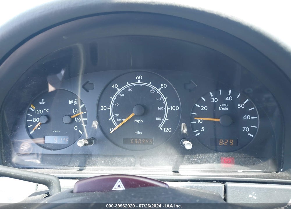 1999 MERCEDES-BENZ ML 320 VIN: 4JGAB54E8XA126351