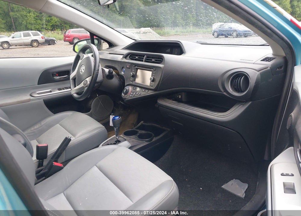 2013 TOYOTA PRIUS C FOUR VIN: JTDKDTB34D1056576