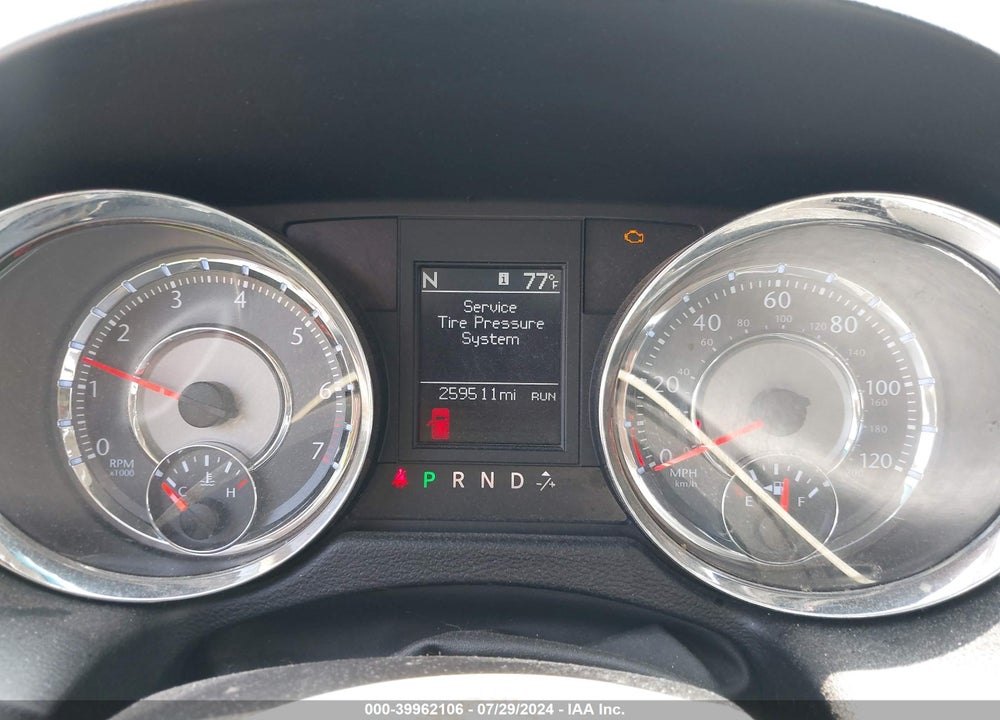 2011 CHRYSLER TOWN & COUNTRY TOURING VIN: 2A4RR5DG5BR702819