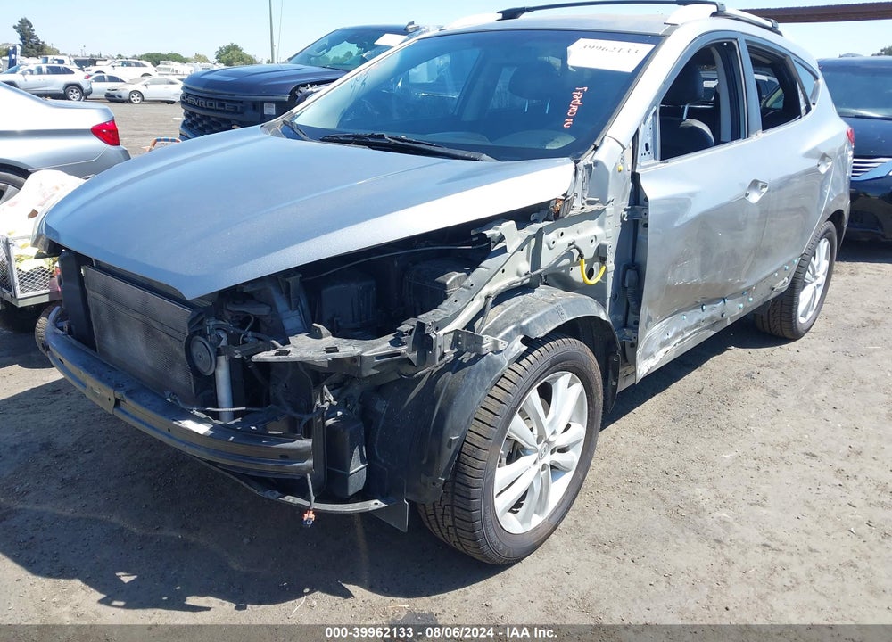 2013 HYUNDAI TUCSON LIMITED VIN: KM8JU3AC4DU561959