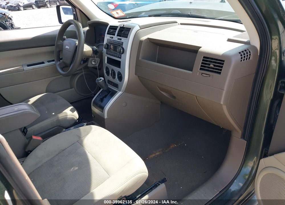 2008 JEEP PATRIOT SPORT VIN: 1J8FT280X8D643549