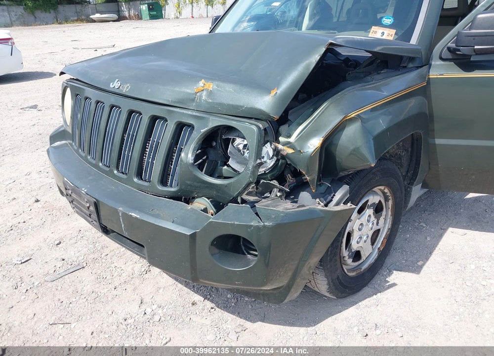 2008 JEEP PATRIOT SPORT VIN: 1J8FT280X8D643549