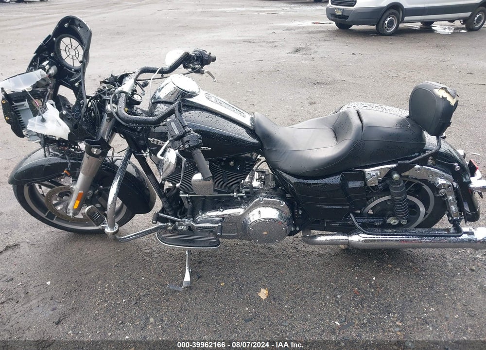 2015 HARLEY-DAVIDSON FLHXS STREET GLIDE SPECIAL VIN: 1HD1KRM15FB680396