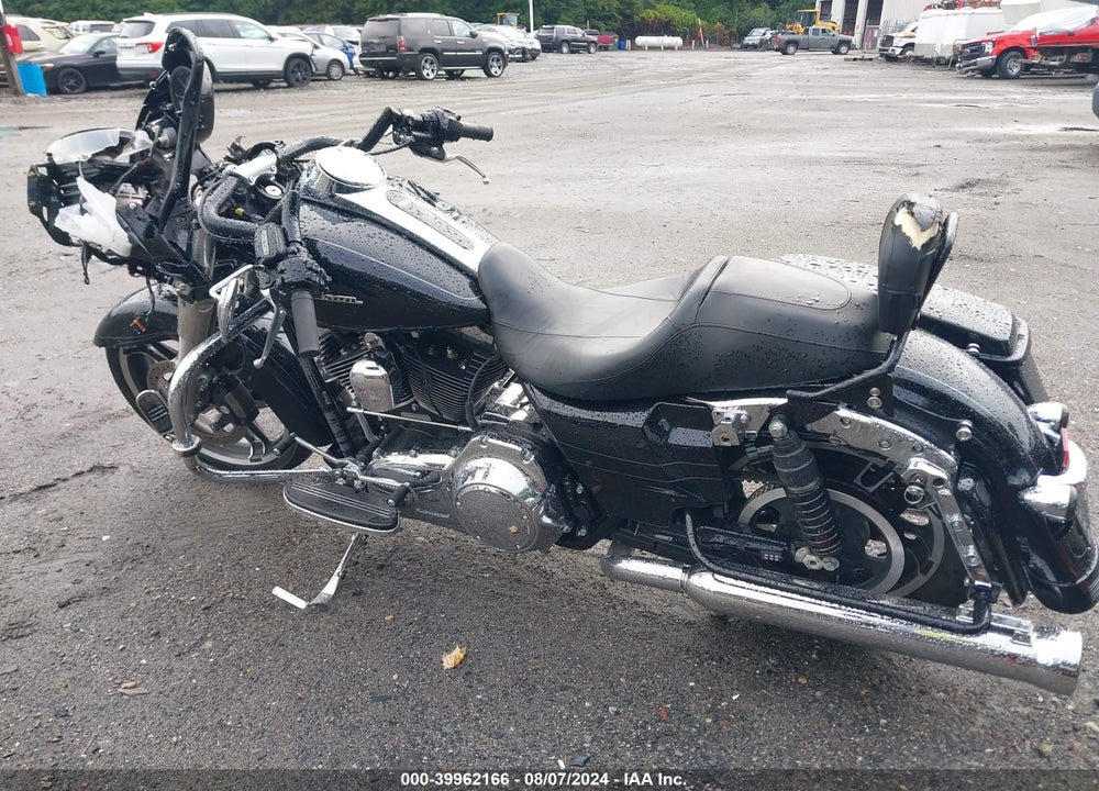 2015 HARLEY-DAVIDSON FLHXS STREET GLIDE SPECIAL VIN: 1HD1KRM15FB680396