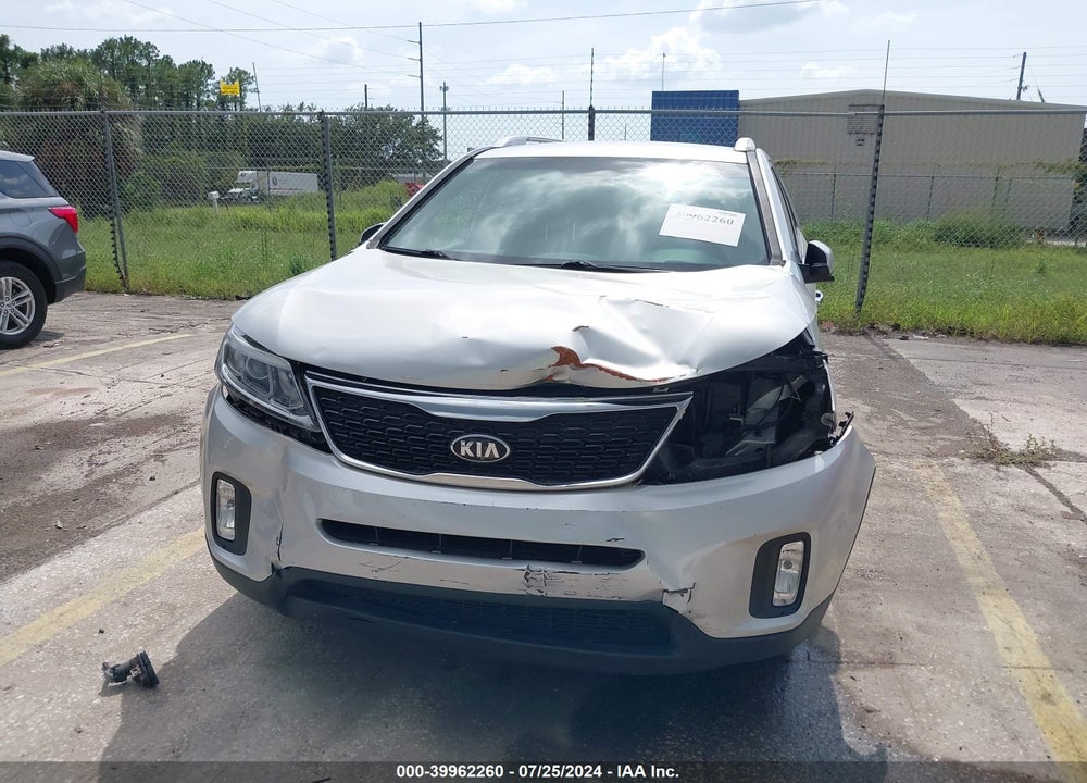 2014 KIA SORENTO LX VIN: 5XYKT3A69EG441678
