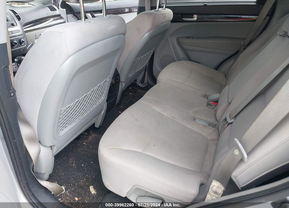 2014 KIA SORENTO LX VIN: 5XYKT3A69EG441678