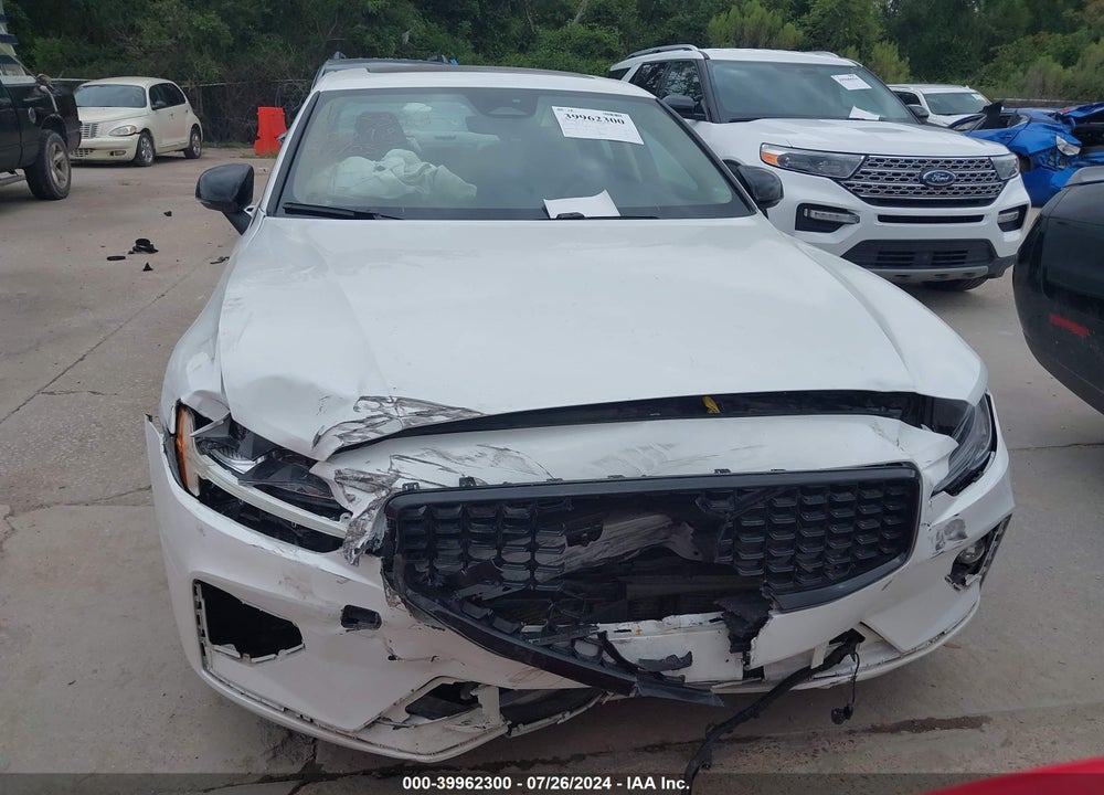 2024 VOLVO S60 B5 PLUS DARK THEME VIN: 7JRL12FL1RG300983