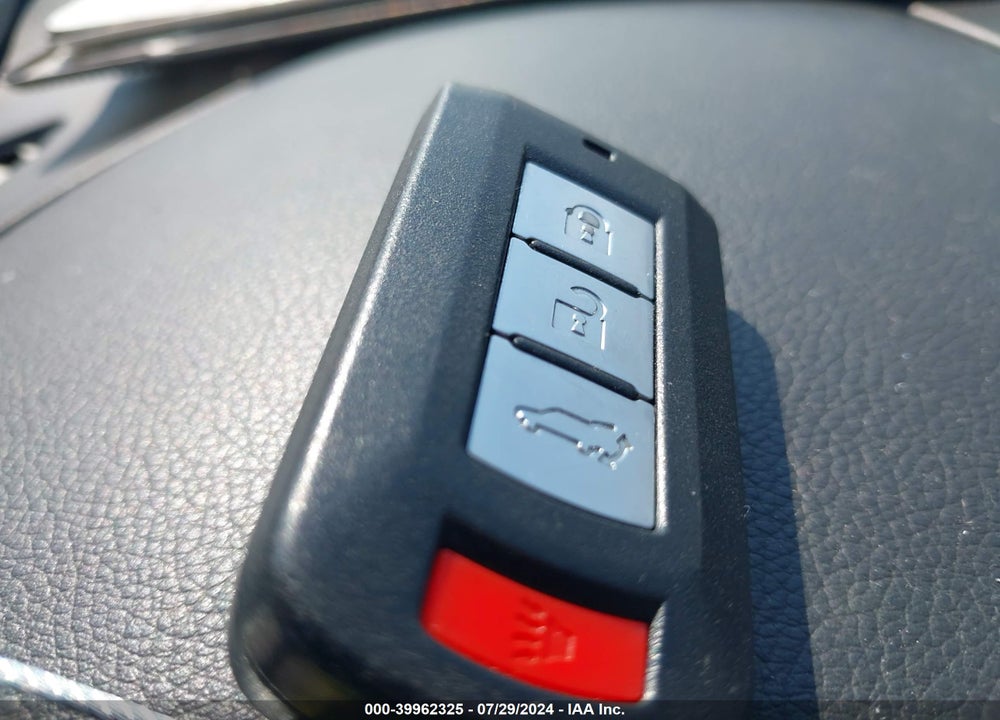 2018 MITSUBISHI OUTLANDER SEL VIN: JA4AD3A35JZ009271