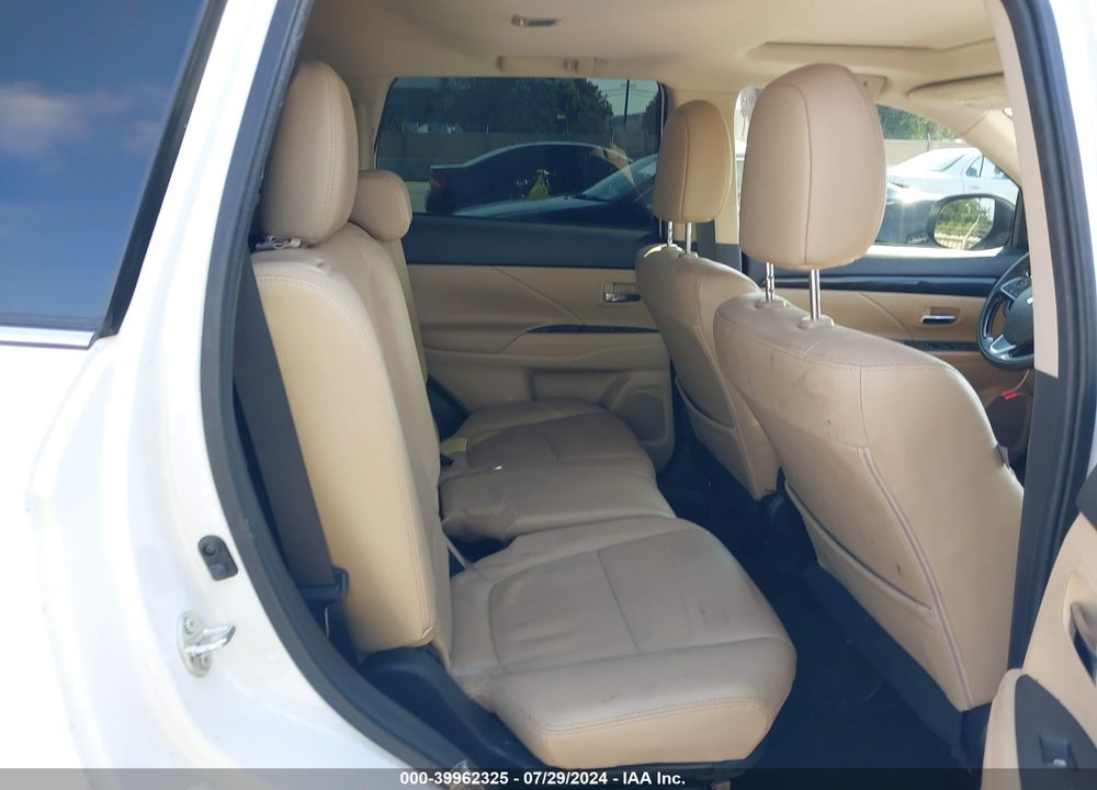 2018 MITSUBISHI OUTLANDER SEL VIN: JA4AD3A35JZ009271