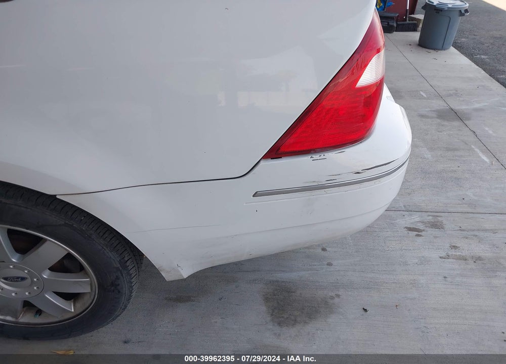 2005 FORD FIVE HUNDRED SE VIN: 1FAFP23105G165167