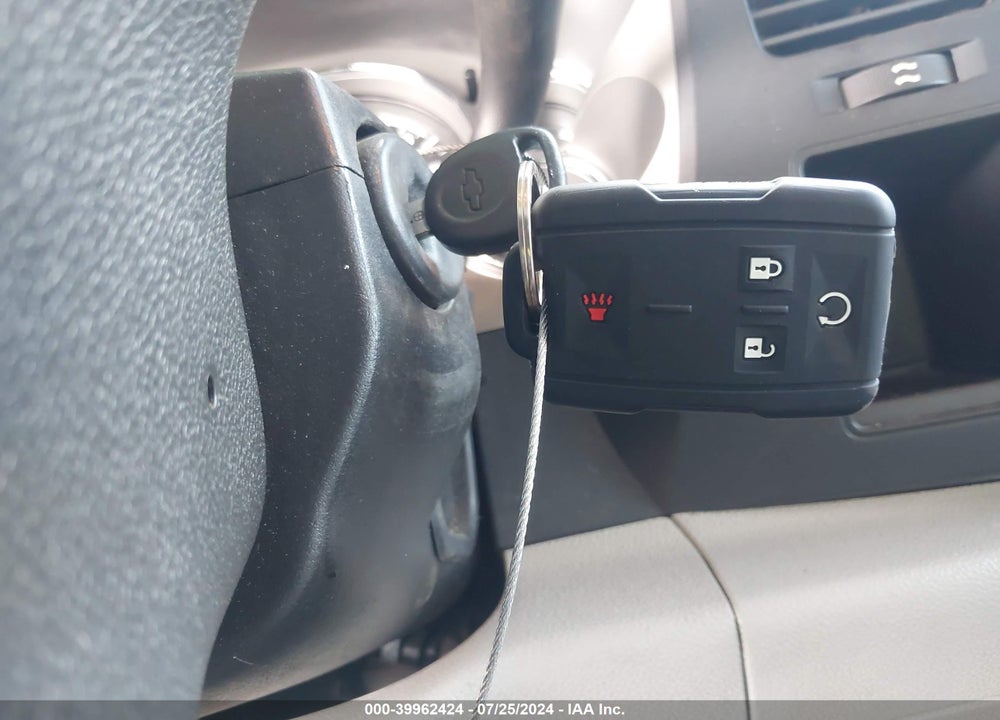 2009 CHEVROLET SILVERADO 1500 LT VIN: 3GCEC23J19G142699
