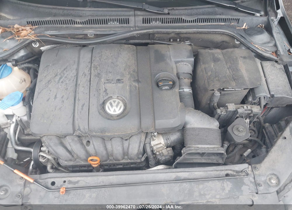 2013 VOLKSWAGEN JETTA 2.5L SE VIN: 3VWDX7AJ3DM372445
