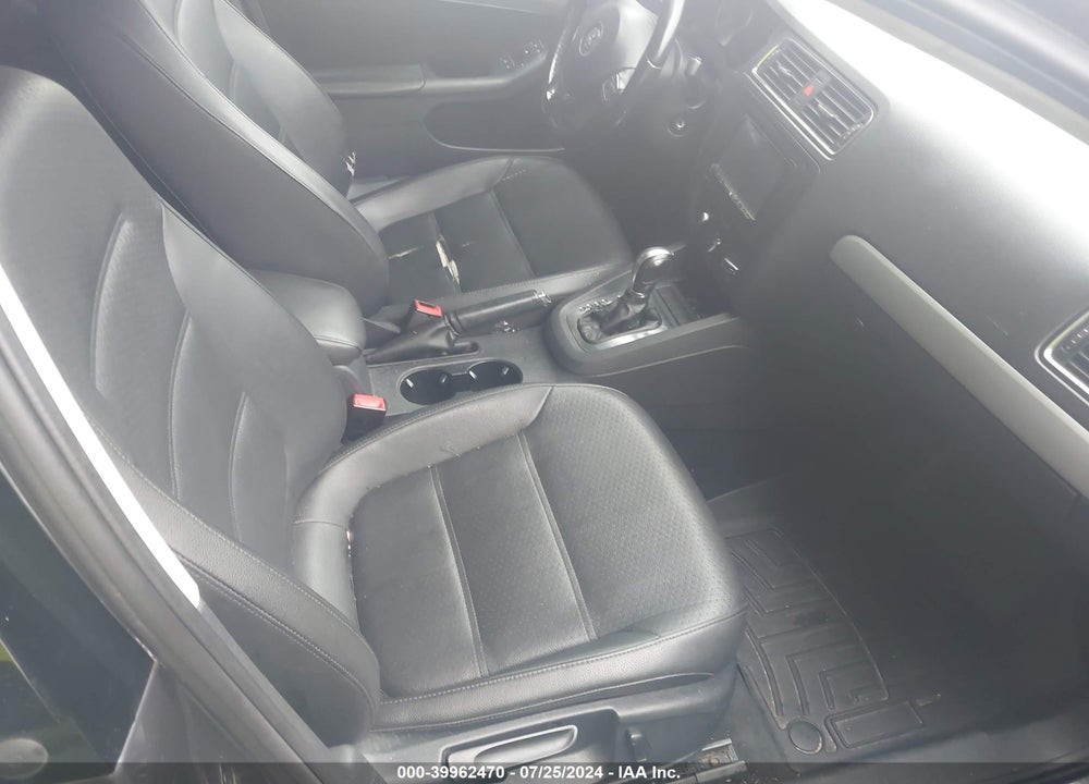 2013 VOLKSWAGEN JETTA 2.5L SE VIN: 3VWDX7AJ3DM372445