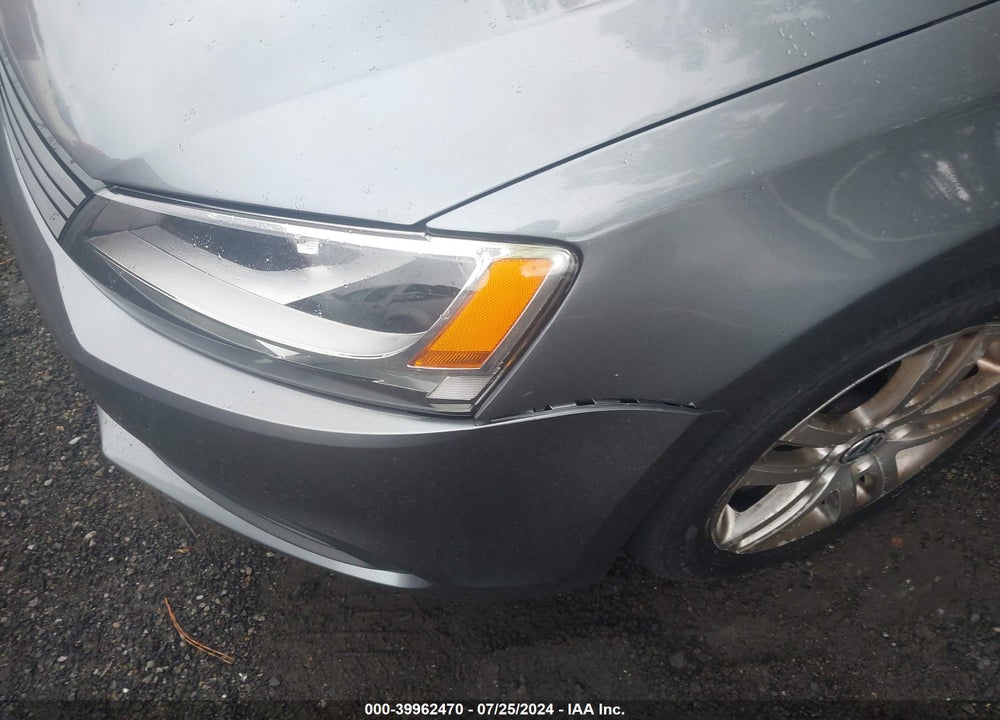 2013 VOLKSWAGEN JETTA 2.5L SE VIN: 3VWDX7AJ3DM372445