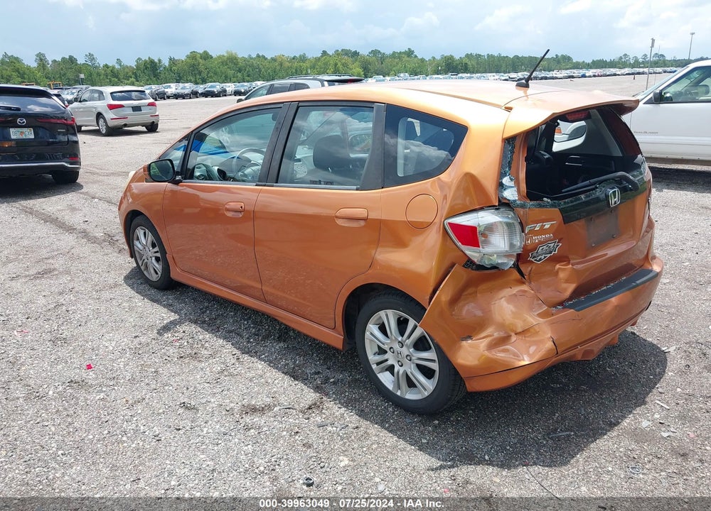 2011 HONDA FIT SPORT VIN: JHMGE8H52BS012297