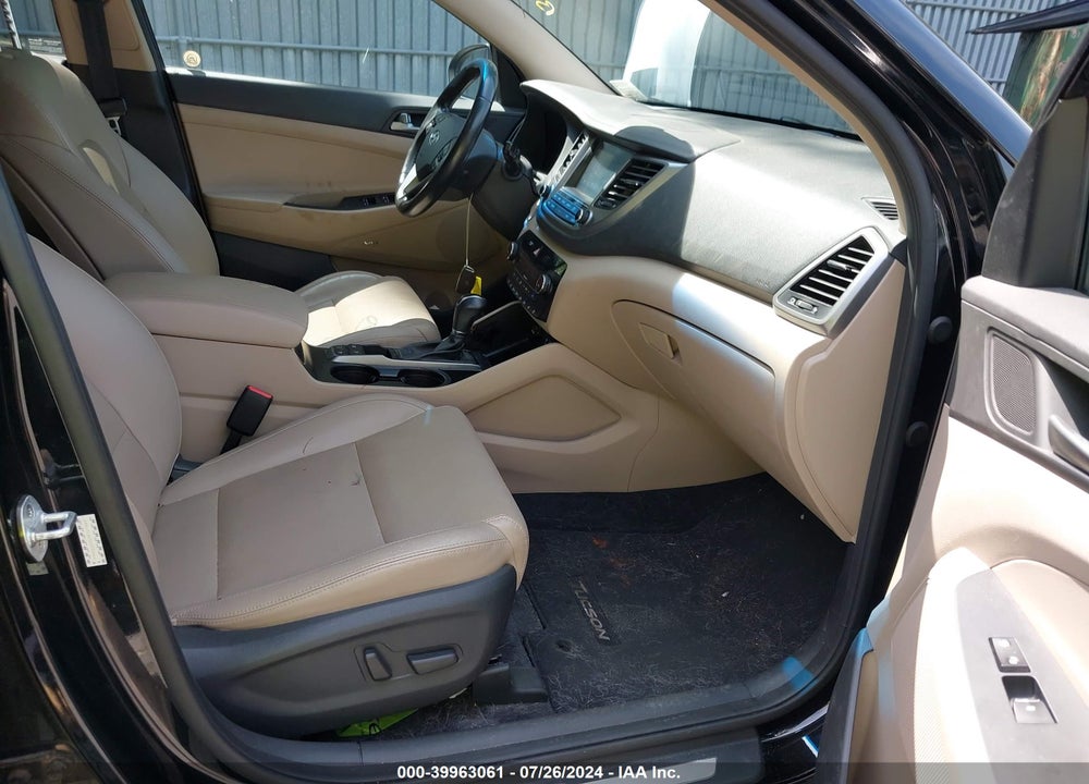 2017 HYUNDAI TUCSON LIMITED VIN: KM8J3CA20HU390644