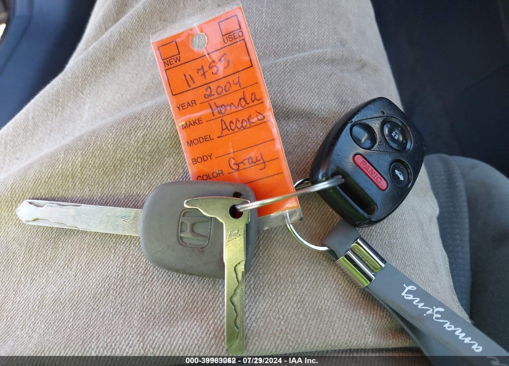 2004 HONDA ACCORD 2.4 LX VIN: 1HGCM56374A154500