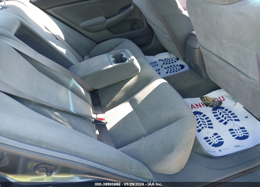 2004 HONDA ACCORD 2.4 LX VIN: 1HGCM56374A154500