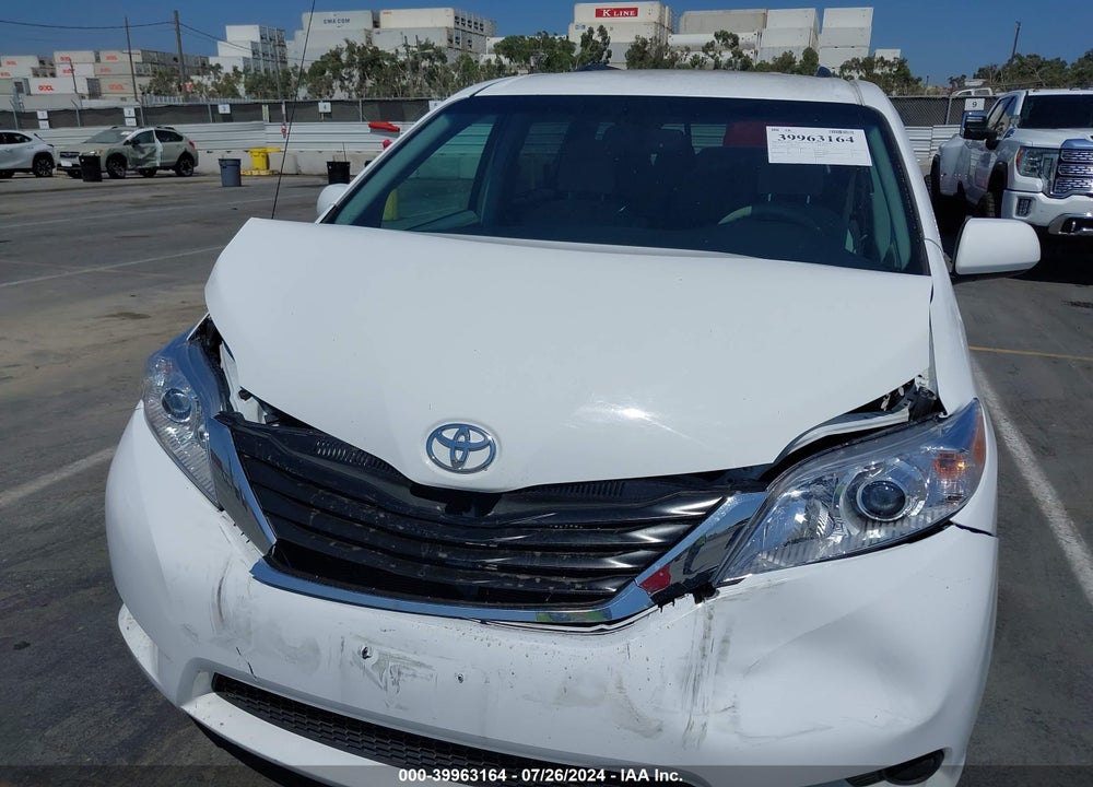 2014 TOYOTA SIENNA LE V6 8 PASSENGER VIN: 5TDKK3DCXES454141