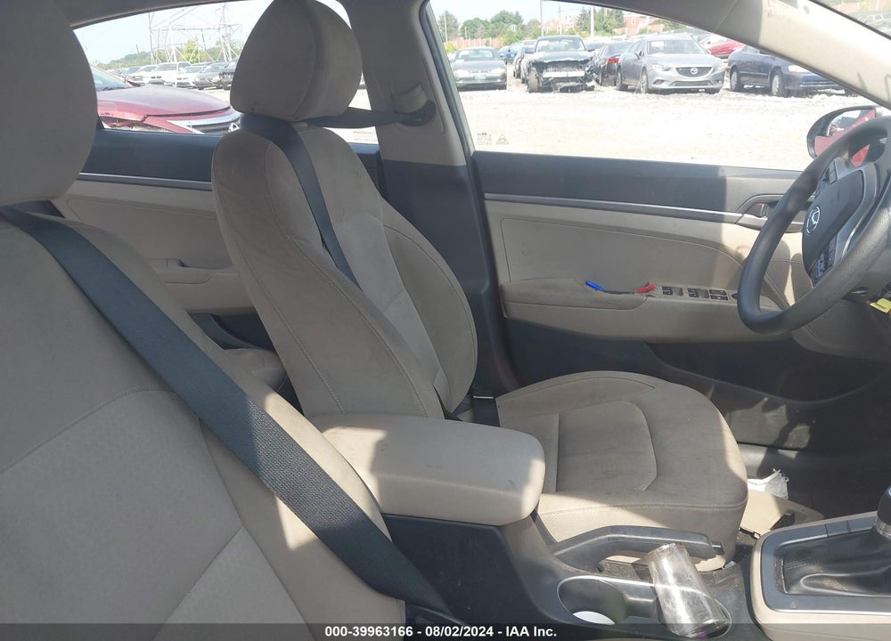 2017 HYUNDAI ELANTRA SE VIN: KMHD74LF2HU376980