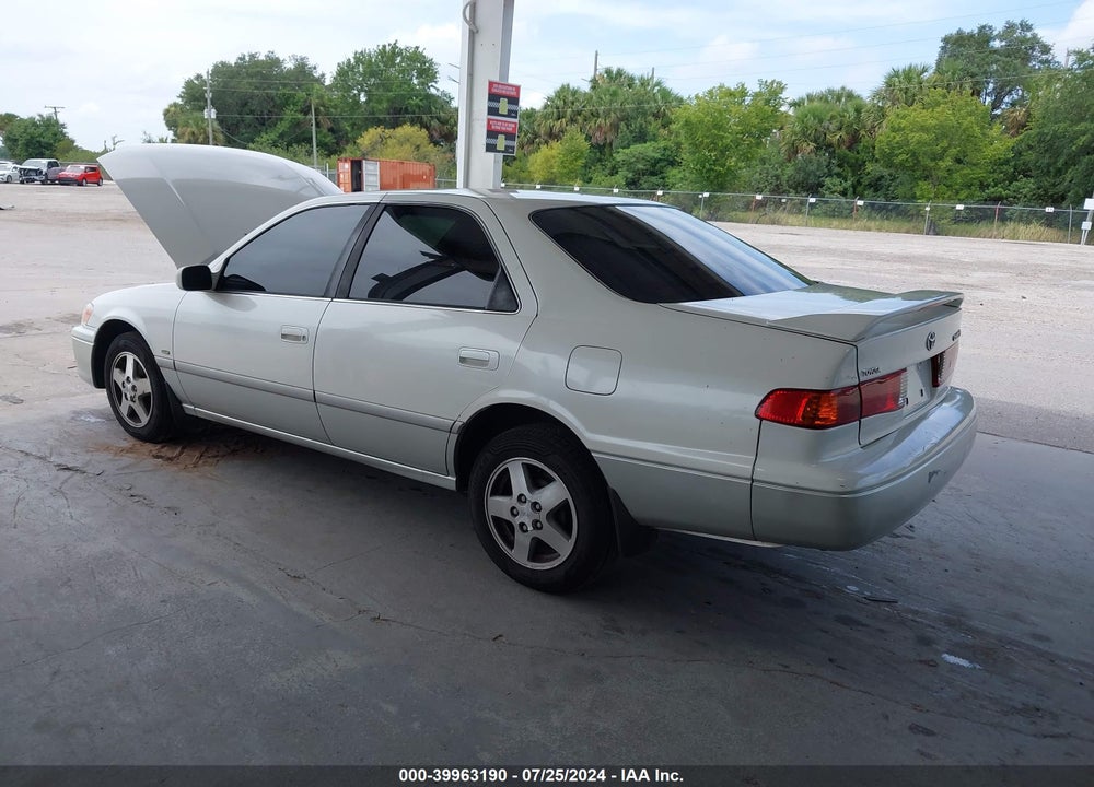 2001 TOYOTA CAMRY LE VIN: JT2BG22K610546147