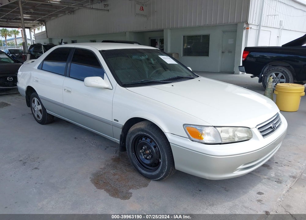 2001 TOYOTA CAMRY LE VIN: JT2BG22K610546147