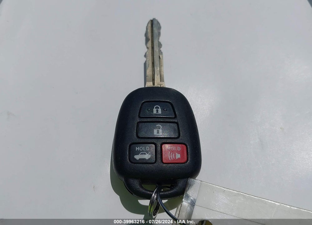 2016 TOYOTA CAMRY SE VIN: 4T1BF1FK0GU153580