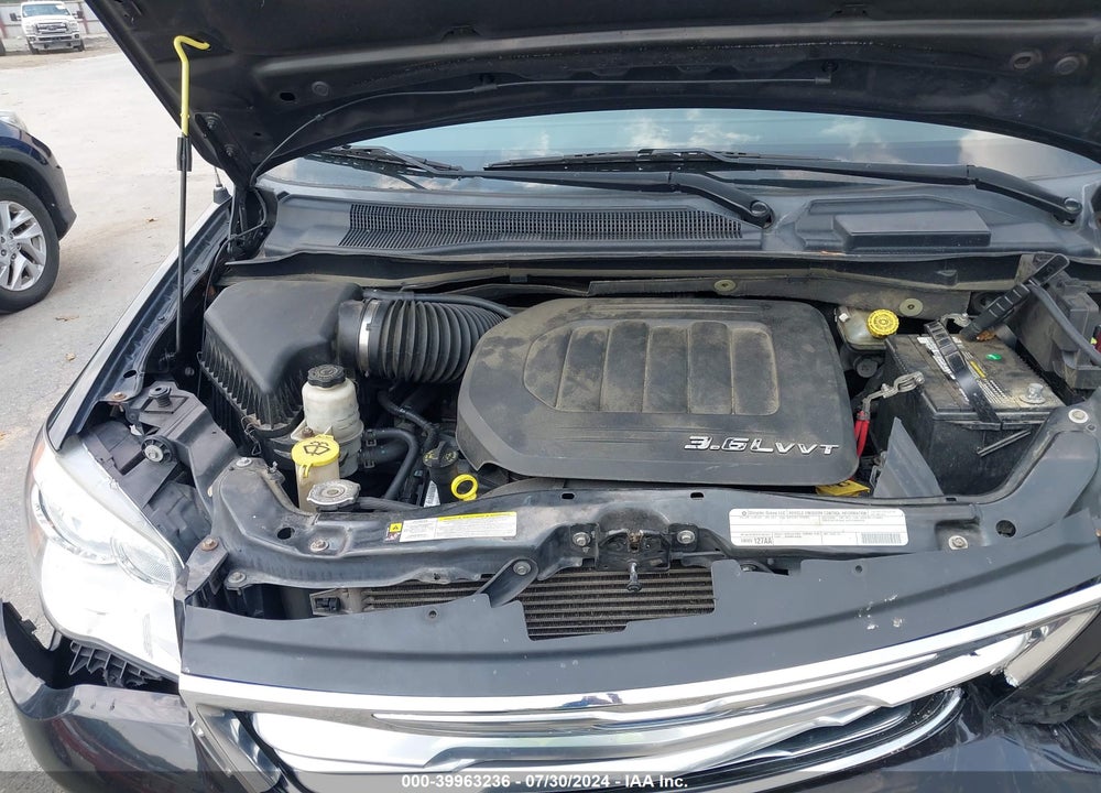 2011 CHRYSLER TOWN & COUNTRY TOURING-L VIN: 2A4RR8DG8BR666755