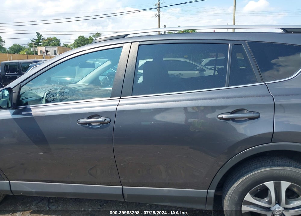 2017 TOYOTA RAV4 LE VIN: 2T3BFREV7HW646773