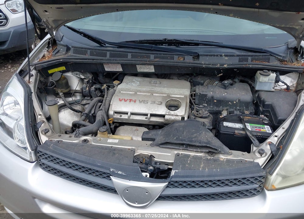 2005 TOYOTA SIENNA XLE VIN: 5TDZA22C25S277289